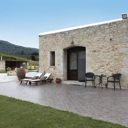 Heliopetra Lux With Private Pool Varipetron